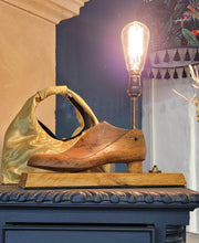 Load image into Gallery viewer, Vintage Table Lamp